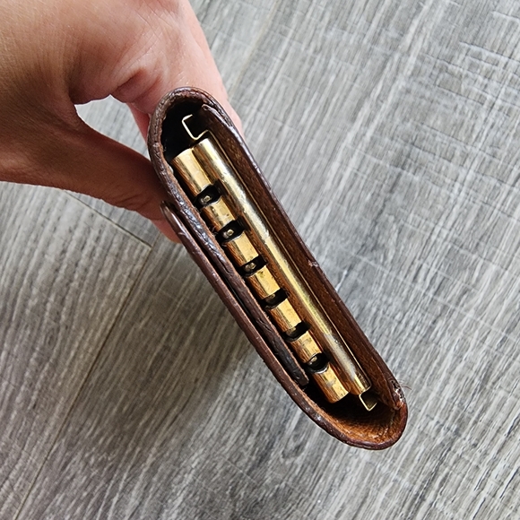 SALE Louis Vuitton Monogram 6 Ring Key Case - Picture 13 of 16